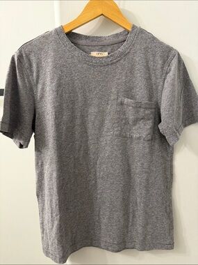 UGG Men's Short Sleeve Pocket Tee in Heather Gray